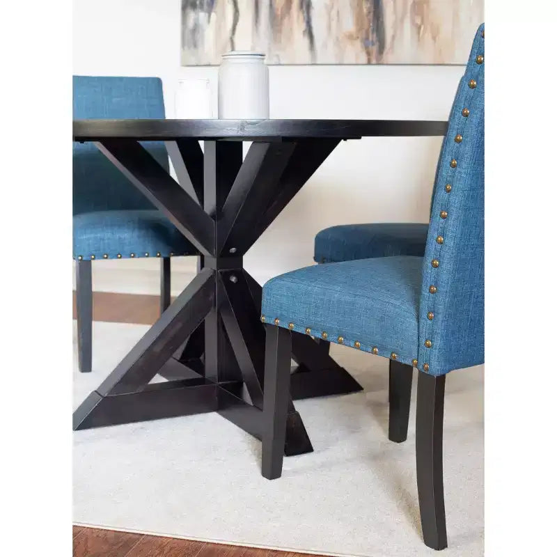 Ensemble de salle à manger 5 pièces Mytzi de Roundhill Furniture, table à manger à piètement croisé avec 4 chaises élégantes