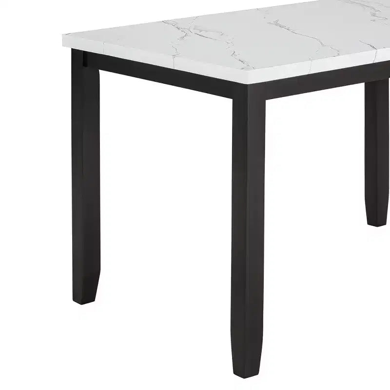 Ensemble de salle à manger 5 pièces avec table à manger en faux marbre, 4 chaises de salle à manger épaisses et rembourrées, gris/blanc - ModernLuxe