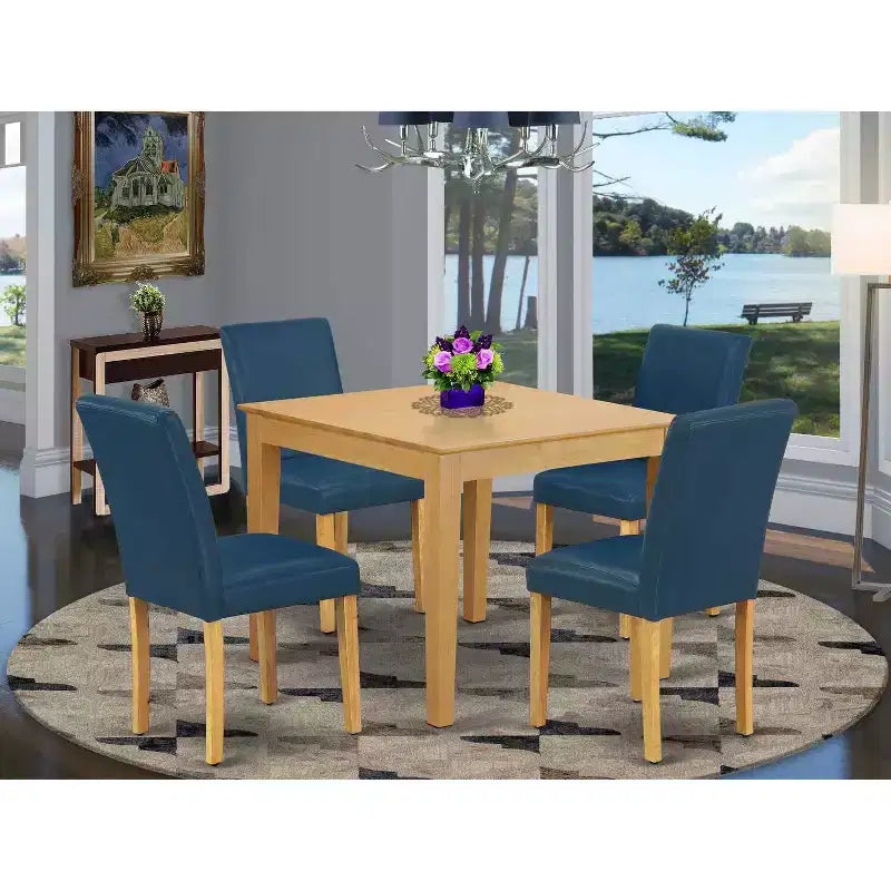 Ensemble de salle à manger carré 5 pièces - Table de 36 pouces et 4 chaises Parson - Pieds en chêne, cuir PU couleur Oasis