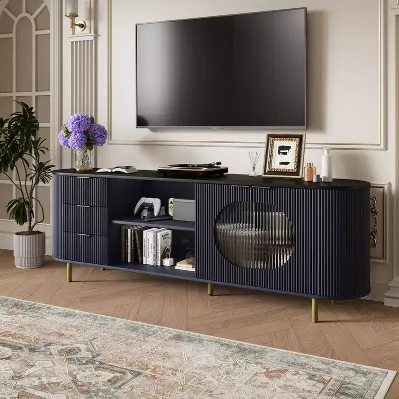 Meuble TV Courbe Moderne Cannelé 65", Plateau Effet Marbre avec Accents Dorés, Bleu Naturel, Convient aux TV jusqu'à 69"