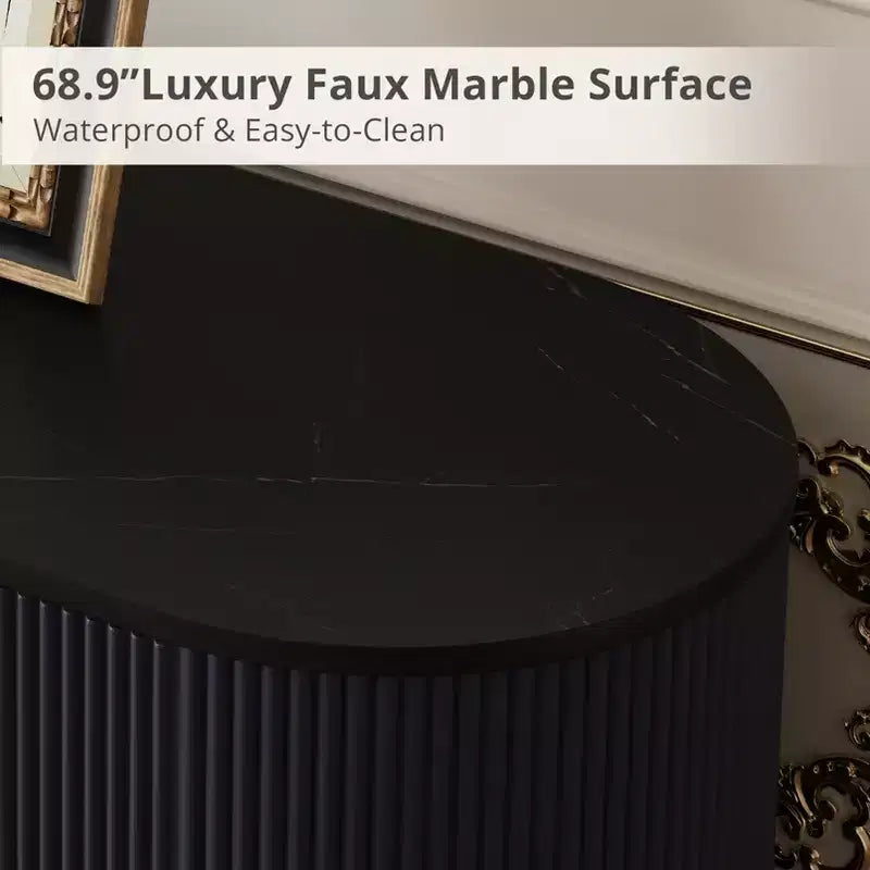 Meuble TV Courbe Moderne Cannelé 65", Plateau Effet Marbre avec Accents Dorés, Bleu Naturel, Convient aux TV jusqu'à 69"