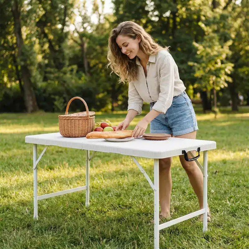 Table pliante portable de 120 cm - Table d'intérieur et d'extérieur robuste d'une capacité de 135 kg pour le camping, le patio, les pique-niques et les événements, noire