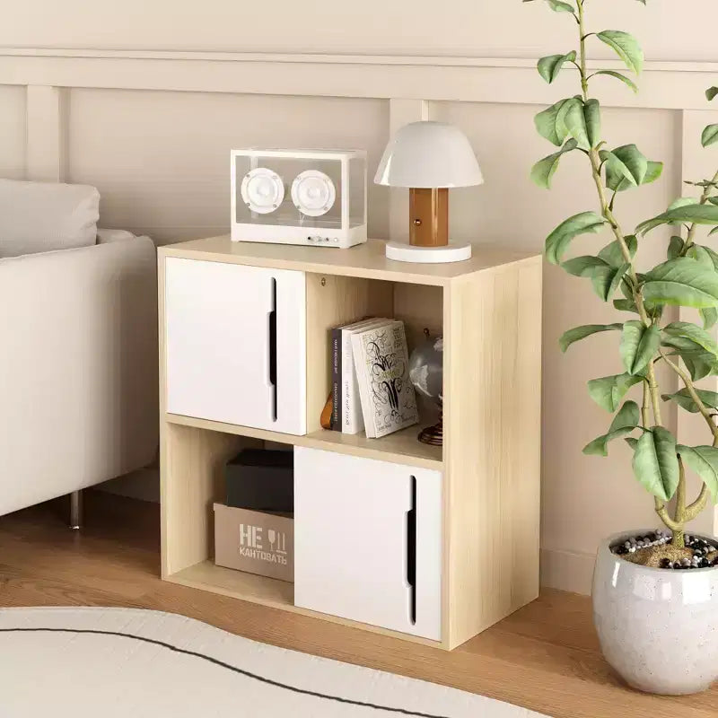 Meuble de rangement moderne avec portes coulissantes, étagères ouvertes et fermées à 2 niveaux, bois naturel avec panneaux blancs