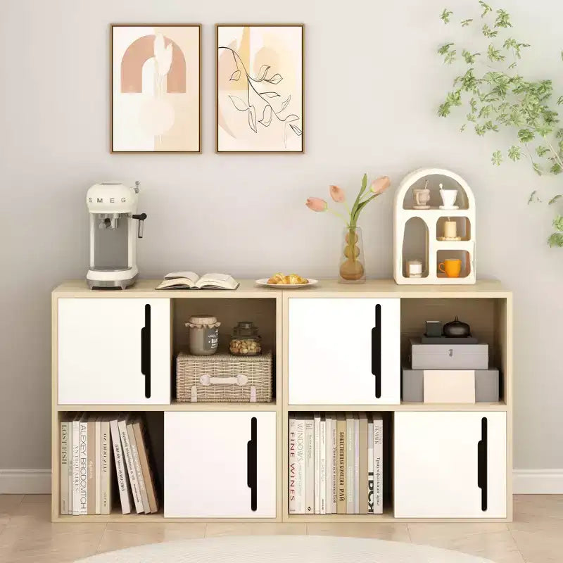 Meuble de rangement moderne avec portes coulissantes, étagères ouvertes et fermées à 2 niveaux, bois naturel avec panneaux blancs