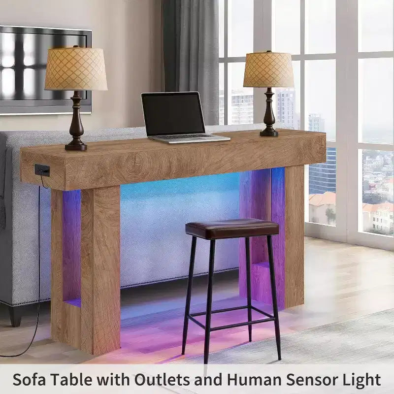 Table console de ferme 63" avec station de charge et lumière LED, table de canapé étroite pour couloir et salon, finition bois naturel