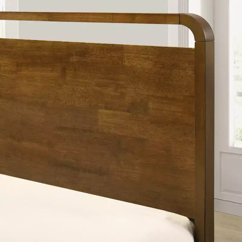 Ensemble de chambre à coucher en bois Eldren de Roundhill Furniture, lit plateforme avec commode, miroir, deux tables de chevet, chiffonnier au fini noyer
