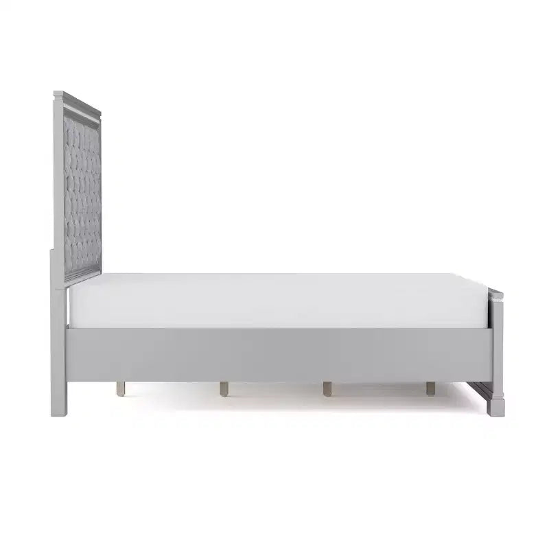 Ensemble de chambre Tenaya 6 pièces pour très grand lit californien, argent/gris - HOMES: Inside + Out : Design glamour, garnitures miroir, capitonnage à boutons