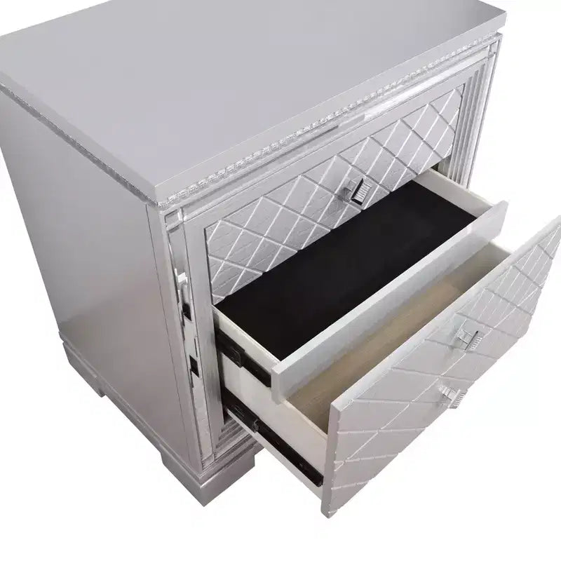 Ensemble de chambre Tenaya 6 pièces pour très grand lit californien, argent/gris - HOMES: Inside + Out : Design glamour, garnitures miroir, capitonnage à boutons