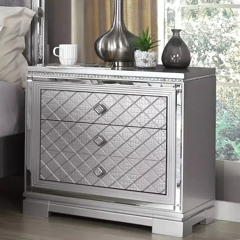 Ensemble de chambre Tenaya 6 pièces pour très grand lit californien, argent/gris - HOMES: Inside + Out : Design glamour, garnitures miroir, capitonnage à boutons