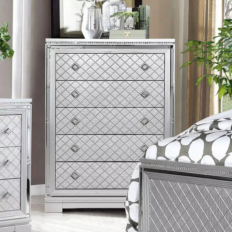 Ensemble de chambre Tenaya 6 pièces pour très grand lit californien, argent/gris - HOMES: Inside + Out : Design glamour, garnitures miroir, capitonnage à boutons