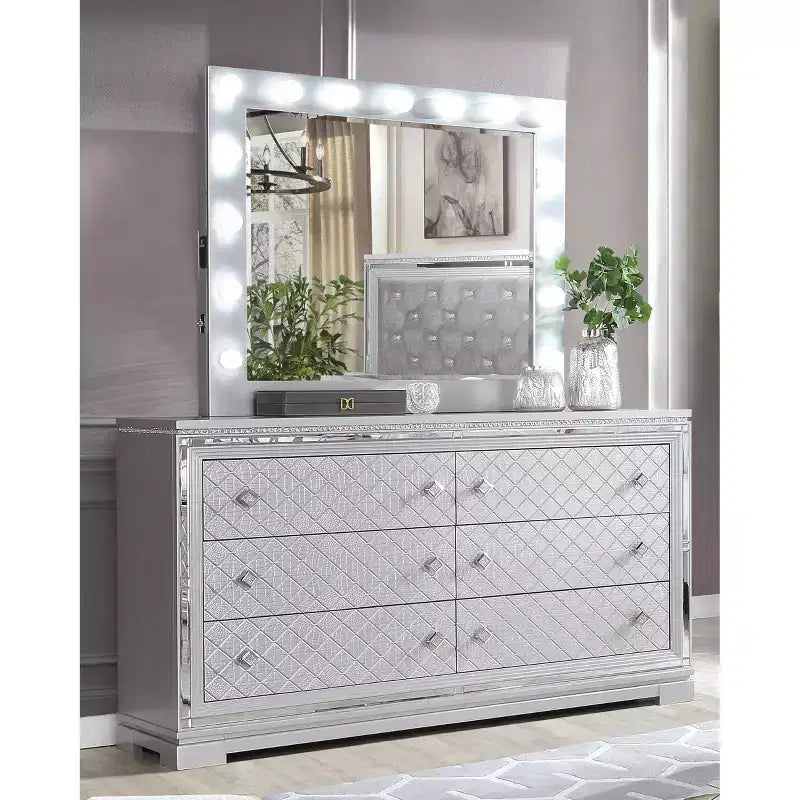 Ensemble de chambre Tenaya 6 pièces pour très grand lit californien, argent/gris - HOMES: Inside + Out : Design glamour, garnitures miroir, capitonnage à boutons