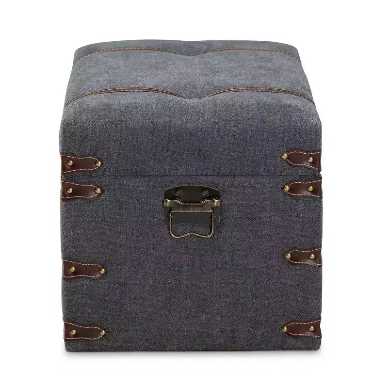 Pouf de rangement moderne de style transitoire en tissu rembourré gris, avec couvercle relevable, structure en métal, style vintage