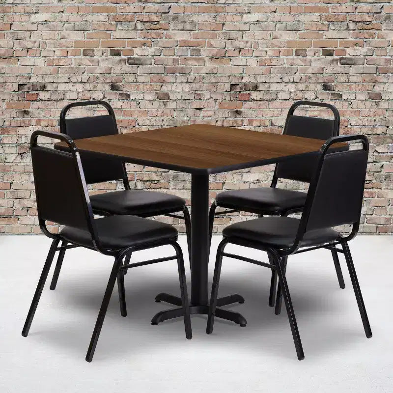 Ensemble table carrée en stratifié Flash Furniture de 91,4 cm avec piètement en X et 4 chaises de banquet à dossier trapézoïdal