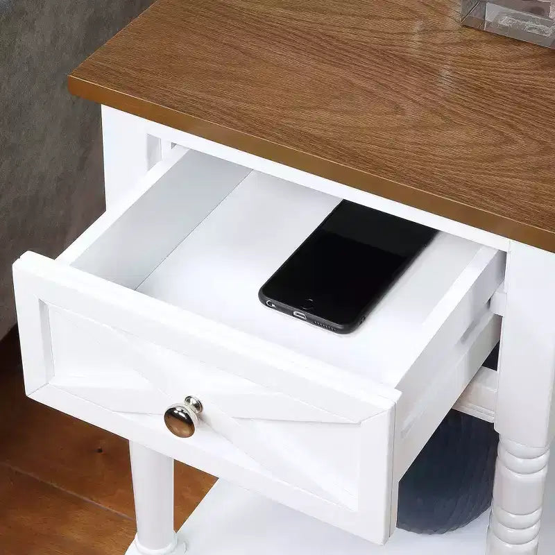 Table d'appoint style champêtre avec station de charge