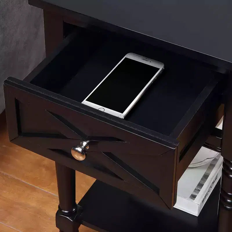 Table d'appoint style champêtre avec station de charge