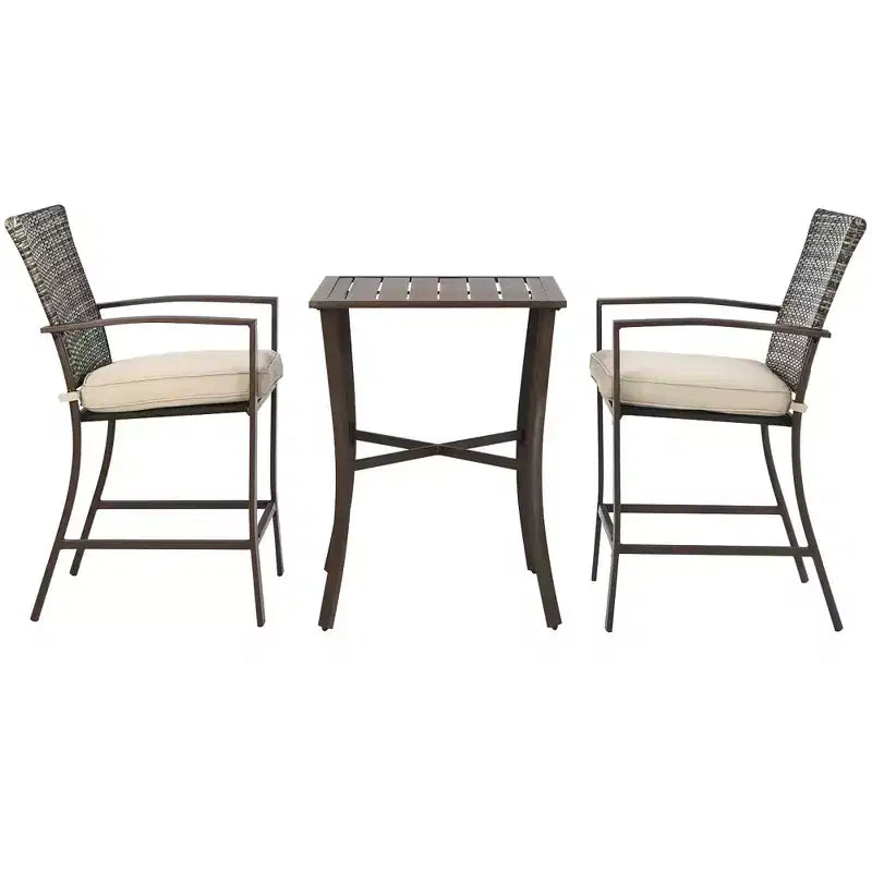 Ensemble de meubles de bar de patio 3 pièces Costway en rotin avec table à lattes et 2 tabourets coussinés marron pour bord de piscine