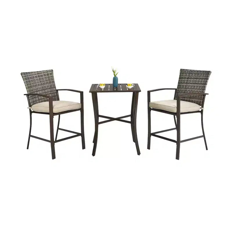 Ensemble de meubles de bar de patio 3 pièces Costway en rotin avec table à lattes et 2 tabourets coussinés marron pour bord de piscine
