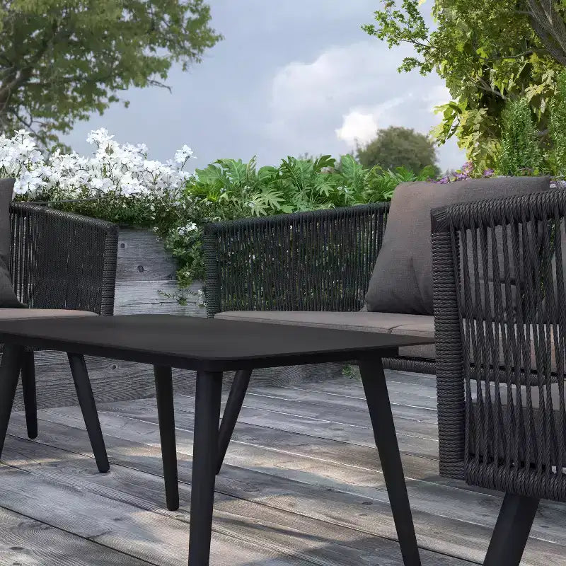 Merrick Lane - Ensemble de mobilier d'extérieur 4 pièces avec canapé, 2 fauteuils et table basse à cadre en aluminium tressé noir avec coussins gris