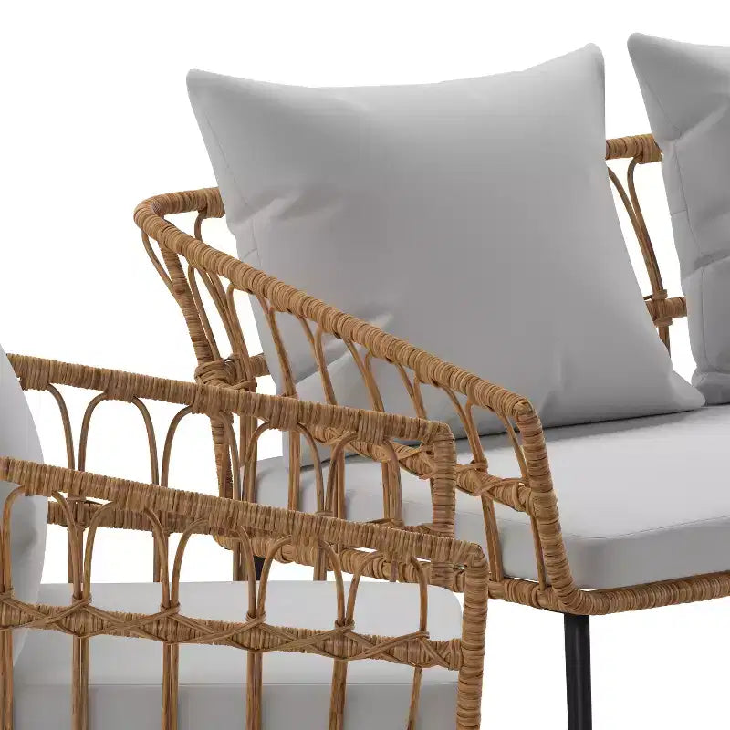 Ensemble de patio bohème Merrick Lane de quatre pièces tressé en corde de rotin naturel pour l'intérieur/l'extérieur avec deux chaises, une causeuse et une table avec coussins